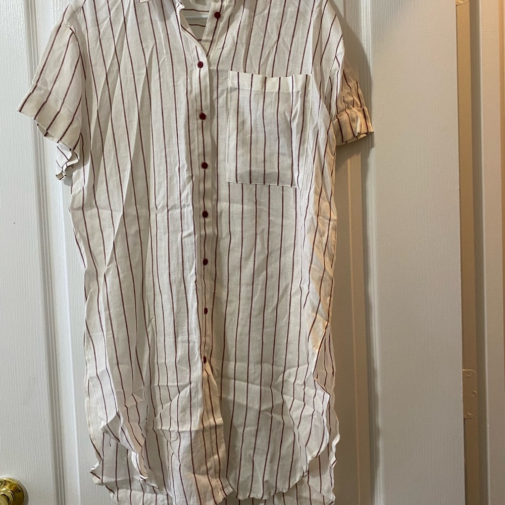 Cato White Short-Sleeve Button-Down Shirt with Burgundy Stripes